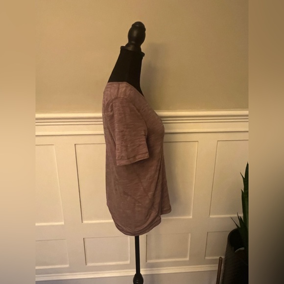 Lululemon Women’s Purple Short Sleeve Shirt - Picture 2 of 6